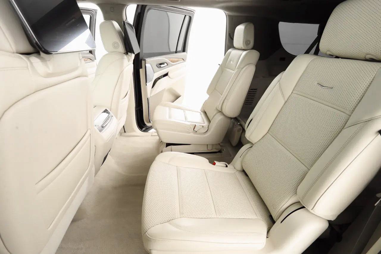 Used 2023 Cadillac Escalade ESV Sport Platinum image 28