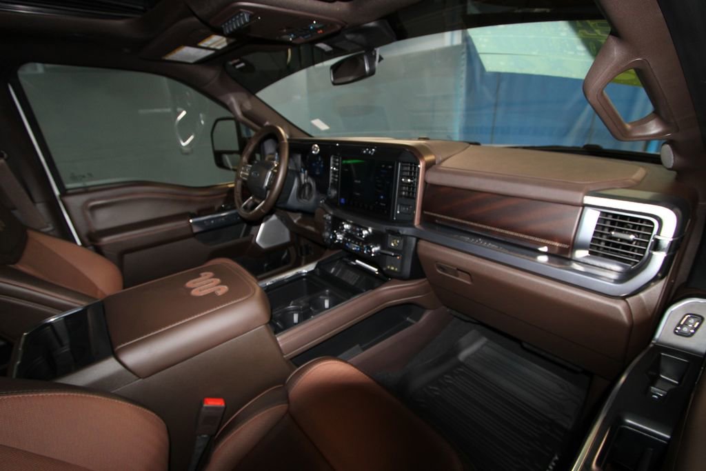 Used 2025 Ford F250 King Ranch w/ Chrome Package image 30