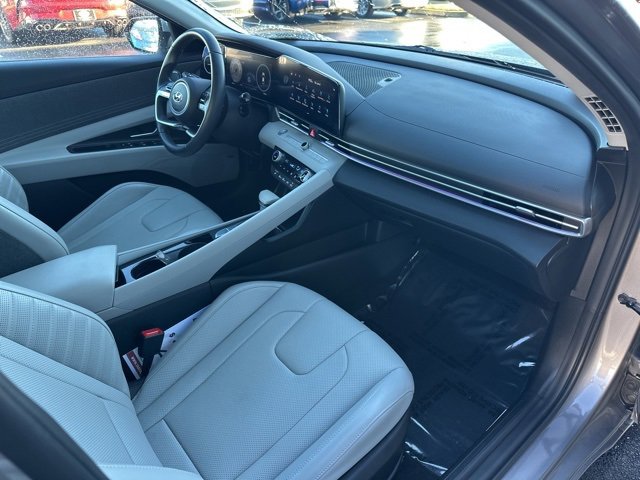 Used 2023 Hyundai Elantra Limited image 33