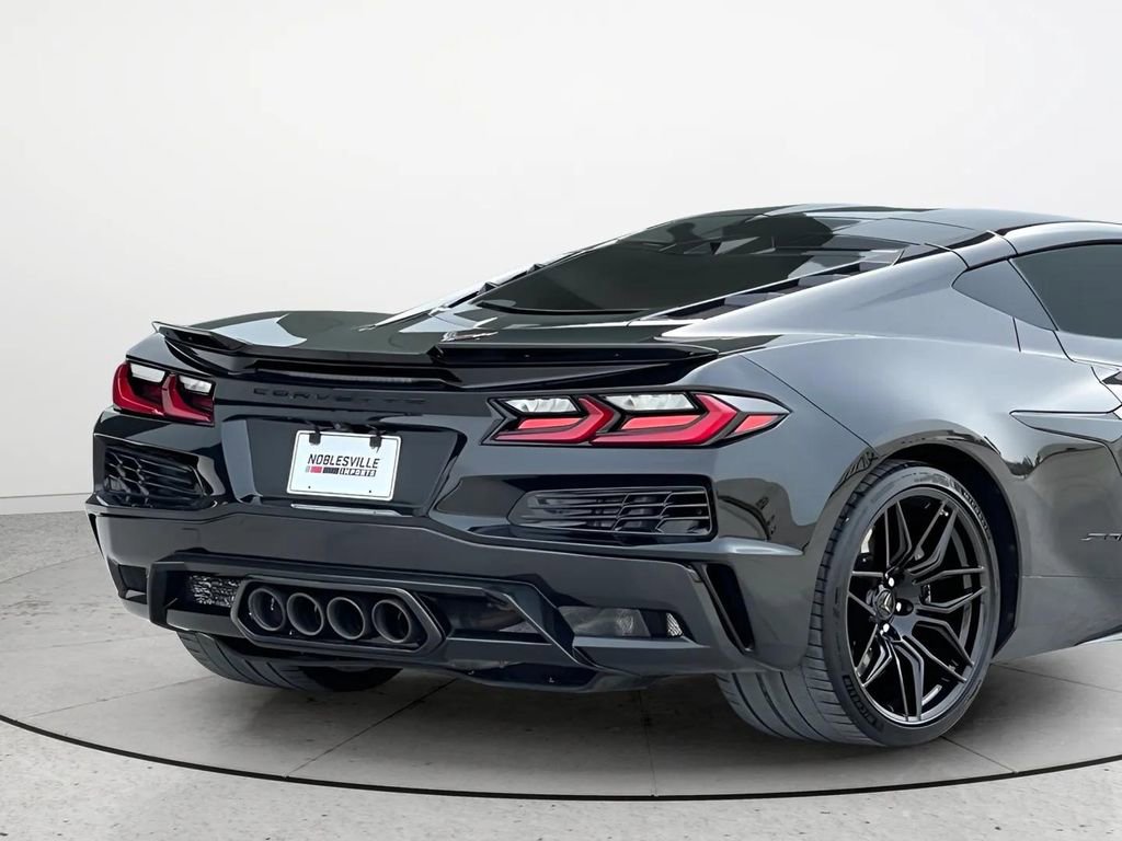 Used 2025 Chevrolet Corvette Z06 image 6