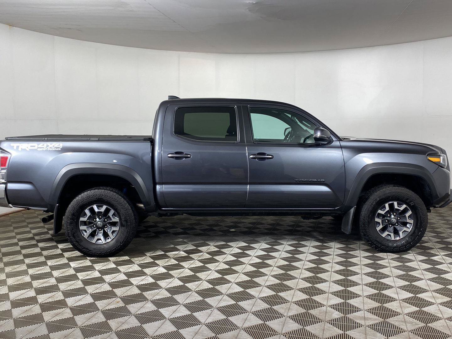 Used 2023 Toyota Tacoma TRD Off-Road AWD/4WD image 7