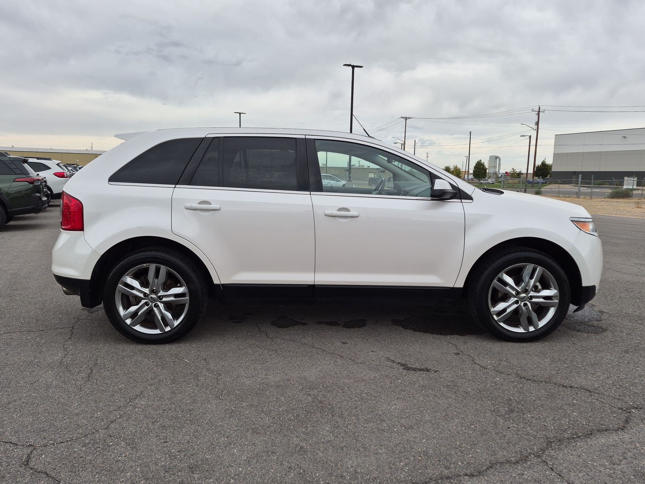 Used 2011 Ford Edge Limited AWD/4WD image 2