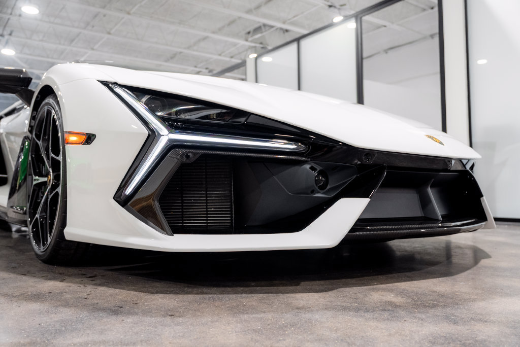 Used 2025 Lamborghini Revuelto AWD/4WD image 14