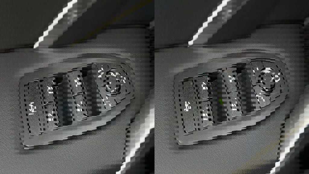 New 2026 BMW X1 xDrive28i w/ Convenience Package image 16