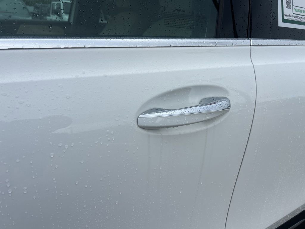 Used 2025 Mercedes-Benz GLB 250 4MATIC image 19