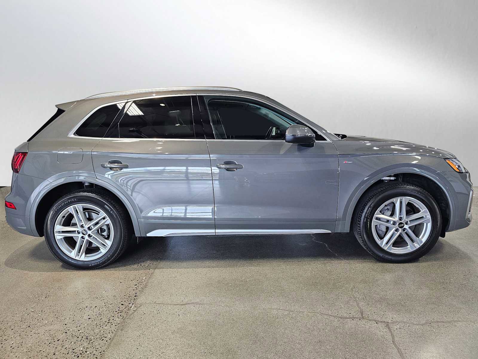 Used 2023 Audi Q5 e Premium Plus w/ Premium Plus Package AWD/4WD image 8