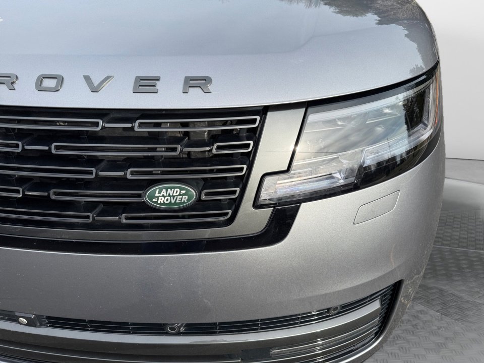 Used 2024 Land Rover Range Rover Long Wheelbase SE AWD/4WD image 10