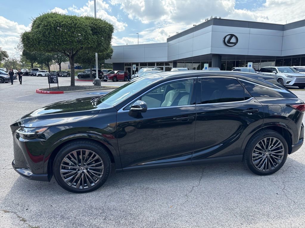Used 2025 Lexus RX 350 AWD w/ Convenience Package image 2