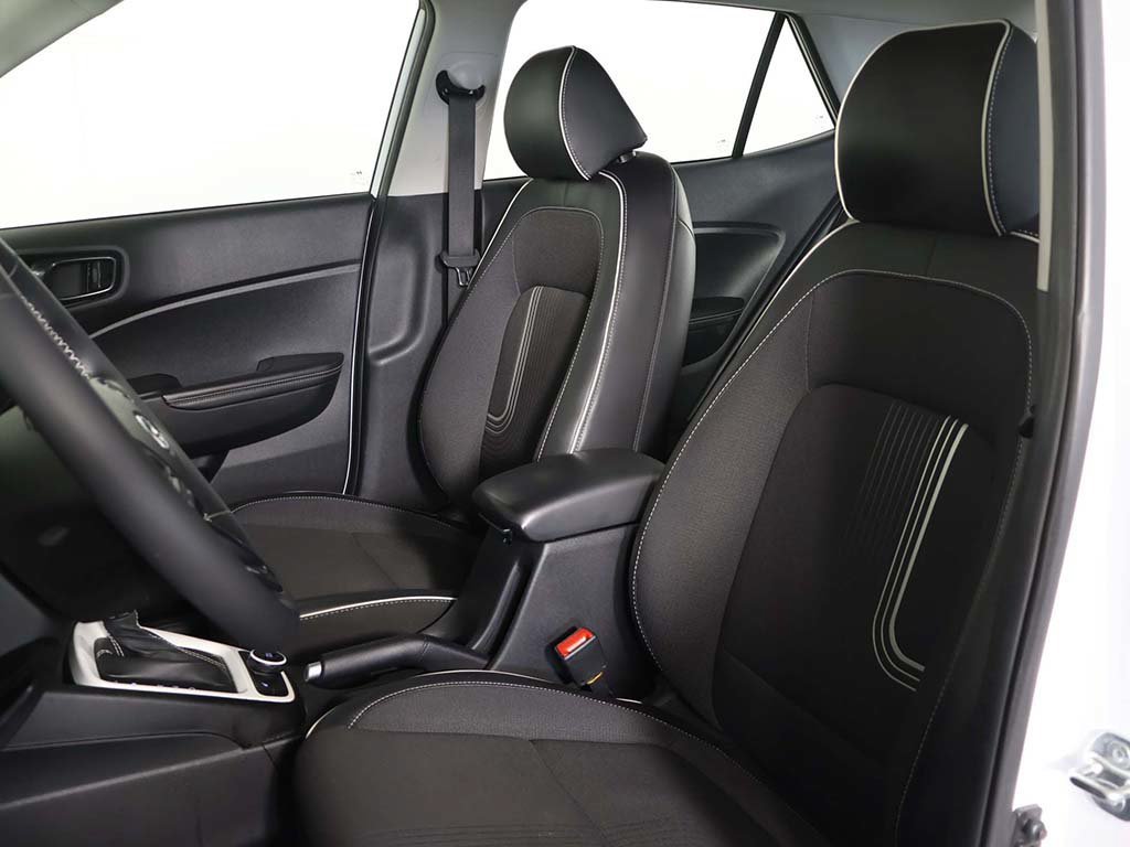 Certified 2024 Hyundai Venue Limited FWD image 25