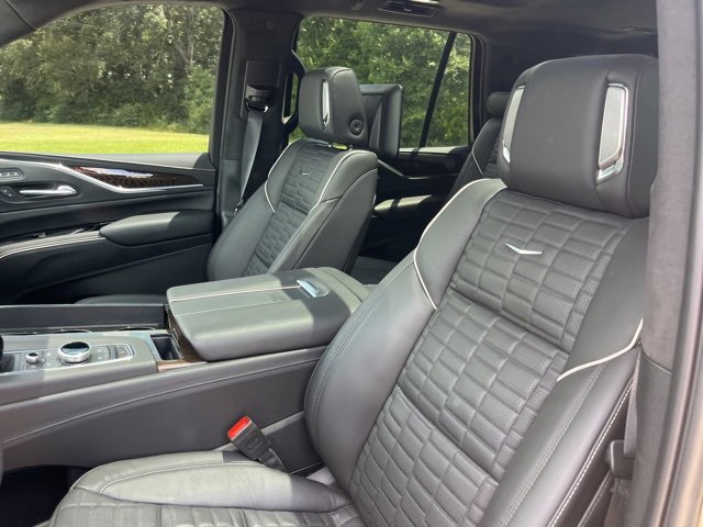 Used 2024 Cadillac Escalade Sport Platinum w/ Heavy-Duty Trailer Package image 18