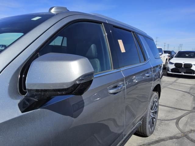 Used 2025 Chevrolet Tahoe High Country AWD/4WD image 2