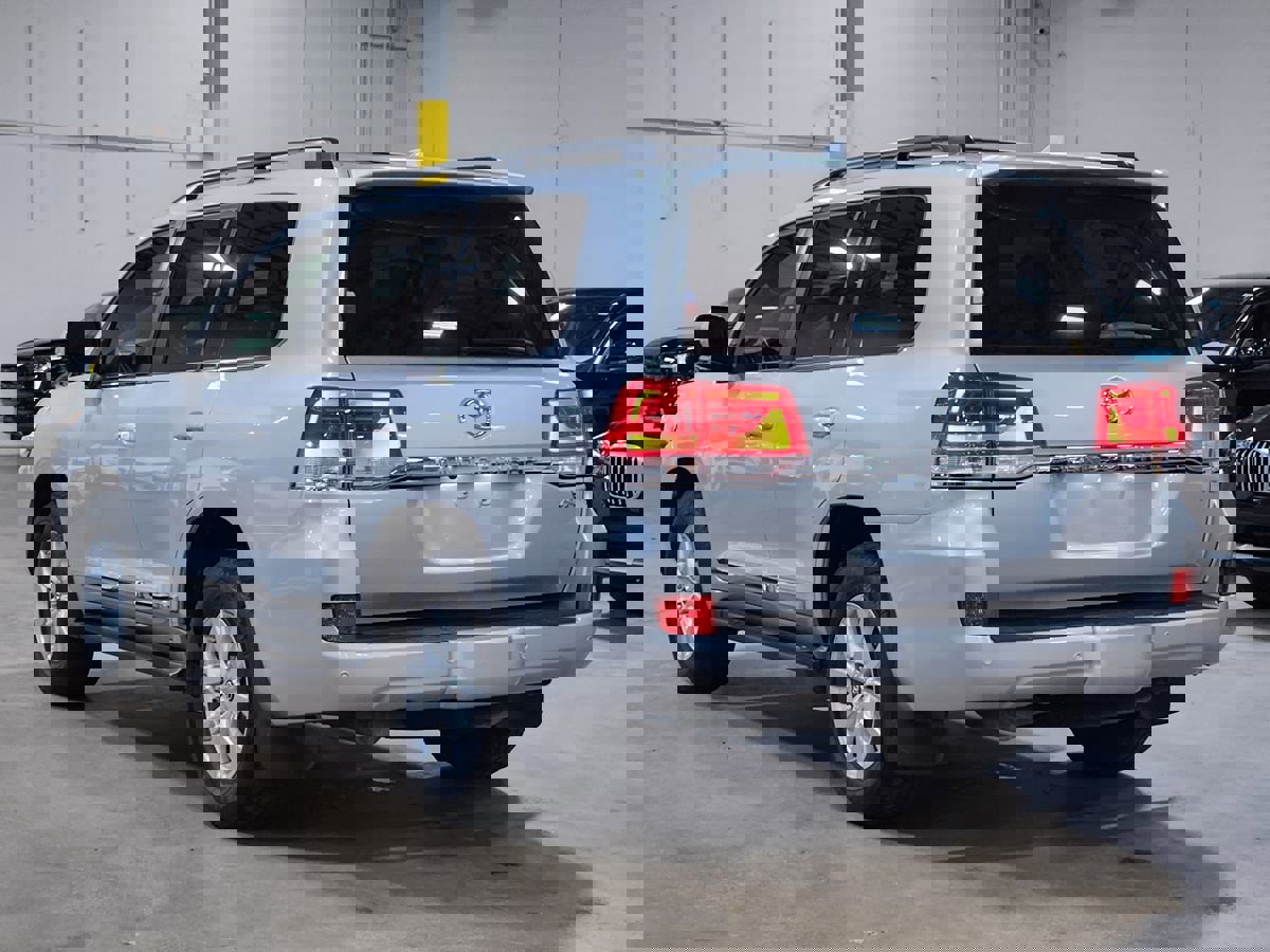 Used 2019 Toyota Land Cruiser image 11