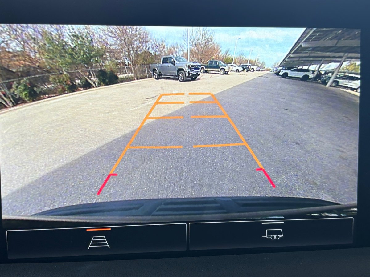 Used 2022 GMC Yukon AT4 image 9