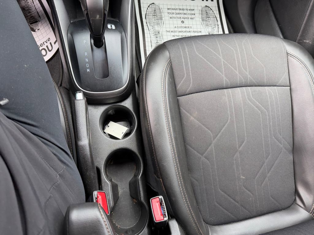 Used 2022 Chevrolet Trax LT w/ LT Convenience Package AWD/4WD image 18