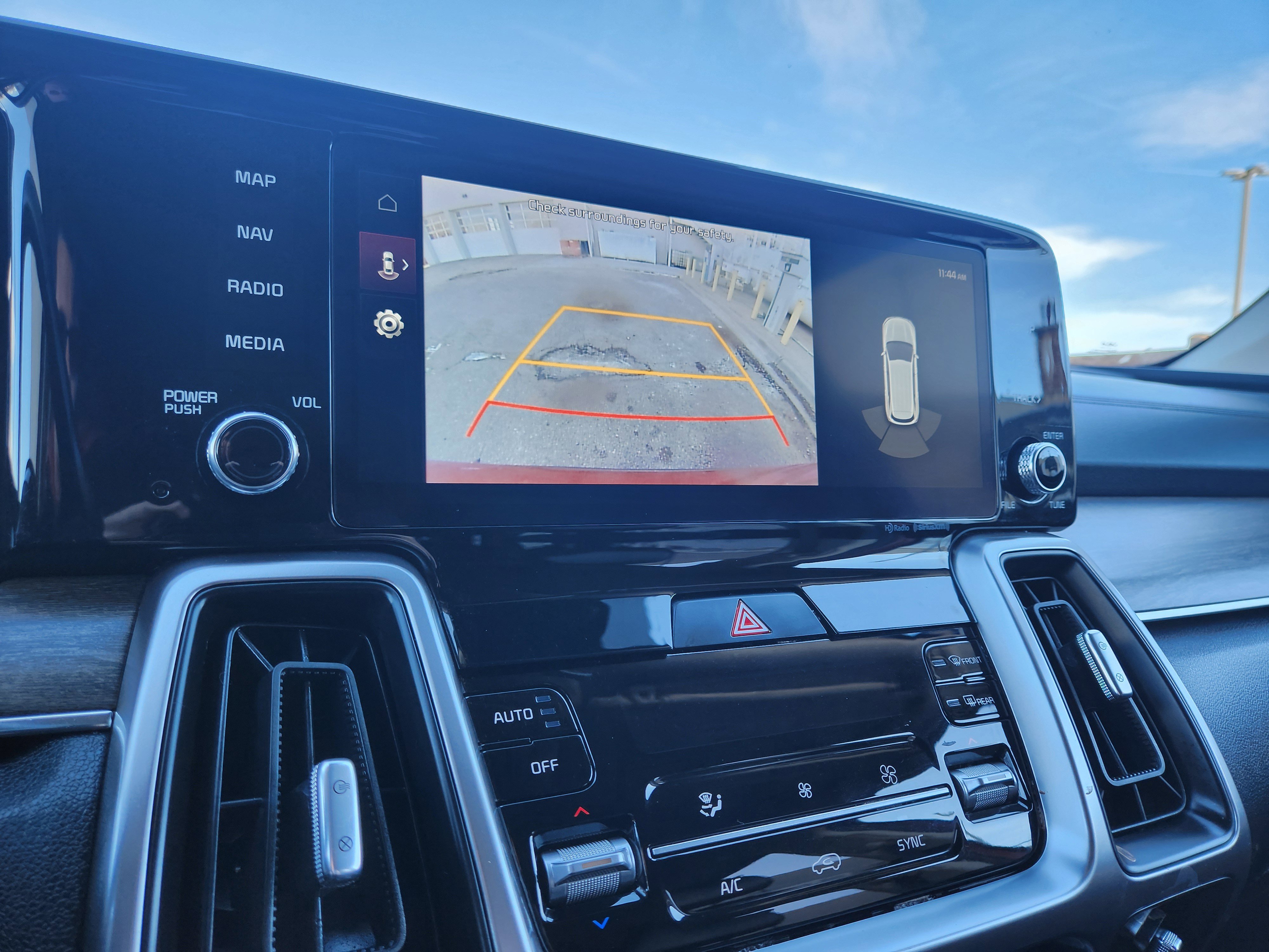 Used 2023 Kia Sorento S image 25