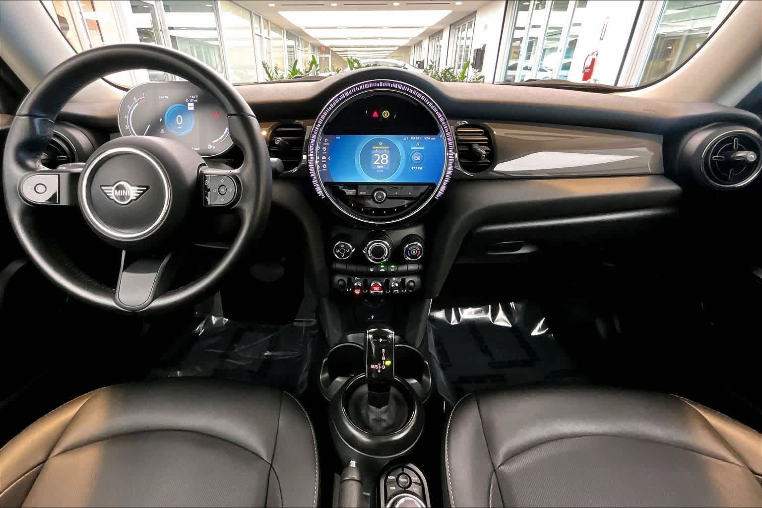 Used 2024 MINI Cooper 2-Door Hardtop w/ Storage Package FWD image 15