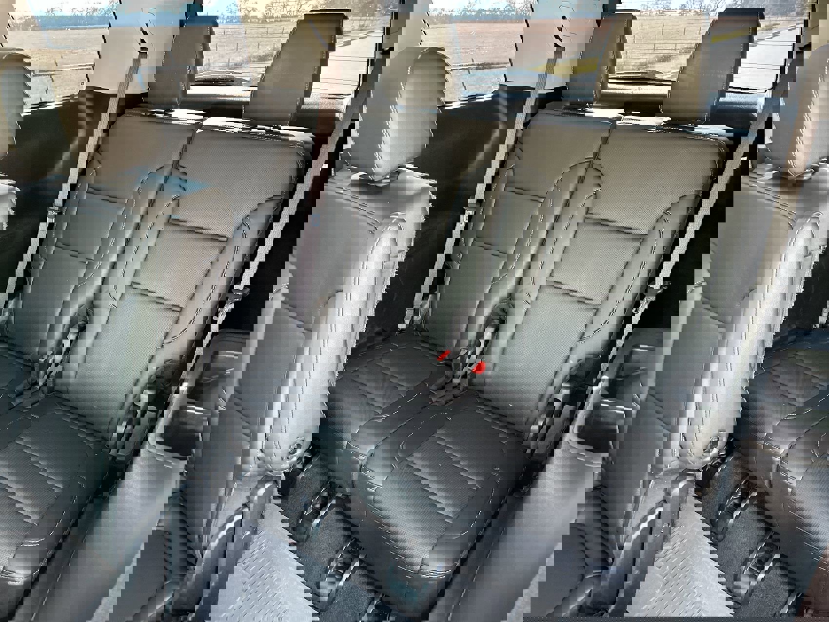 Used 2021 GMC Acadia SLT image 23