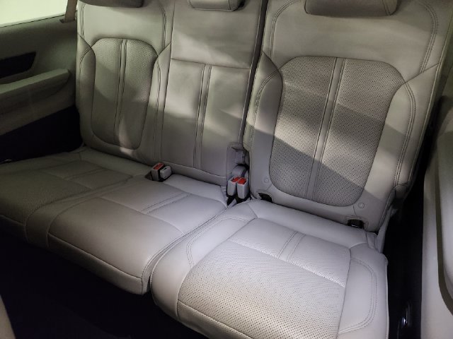 Used 2024 Jeep Wagoneer L Series II w/ Flexible Seating Group RWD image 30