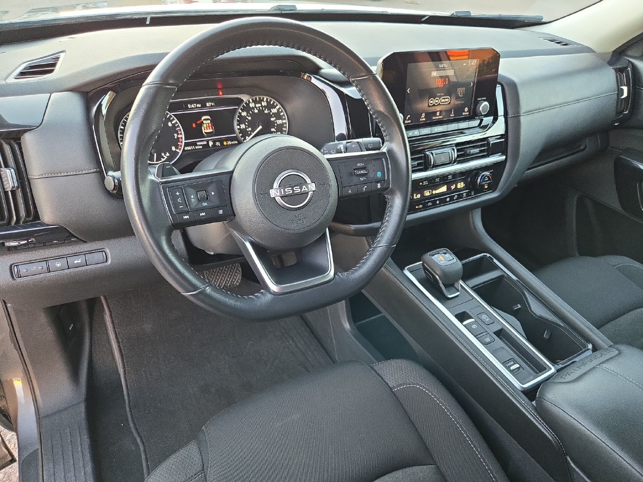 Certified 2025 Nissan Pathfinder SV FWD image 16