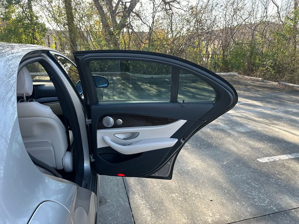 Used 2021 Mercedes-Benz E 450 E 450 image 27