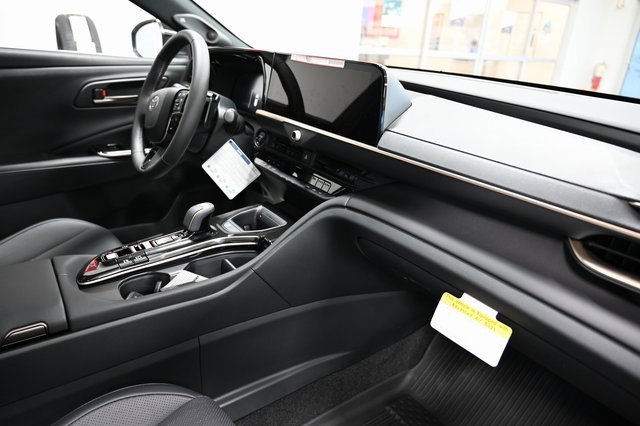 New 2025 Toyota Crown Signia image 14