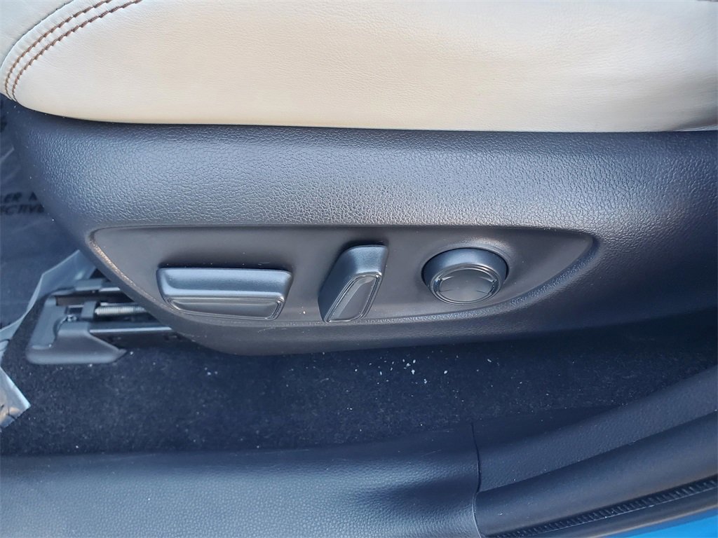 Used 2020 Toyota RAV4 XLE Premium image 17