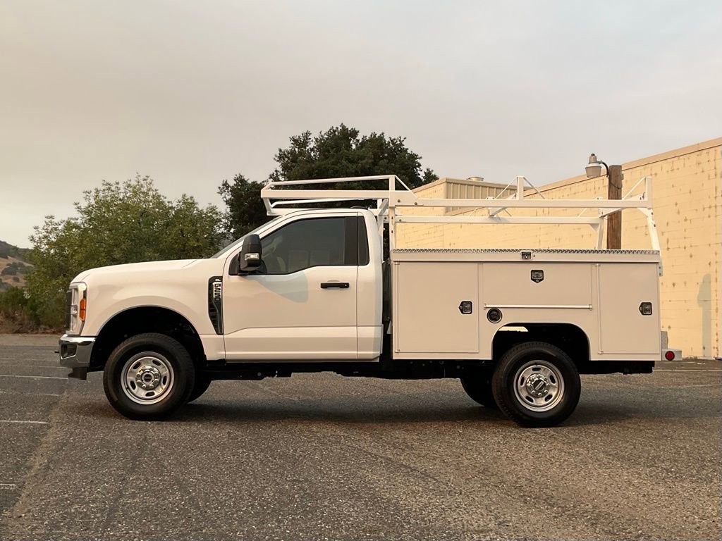 Used 2023 Ford F250 XL w/ Snow Plow/Camper Package image 3