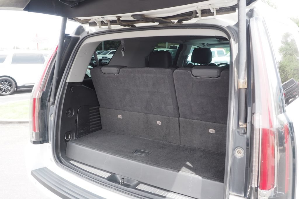 Used 2020 Cadillac Escalade Premium Luxury AWD/4WD image 19