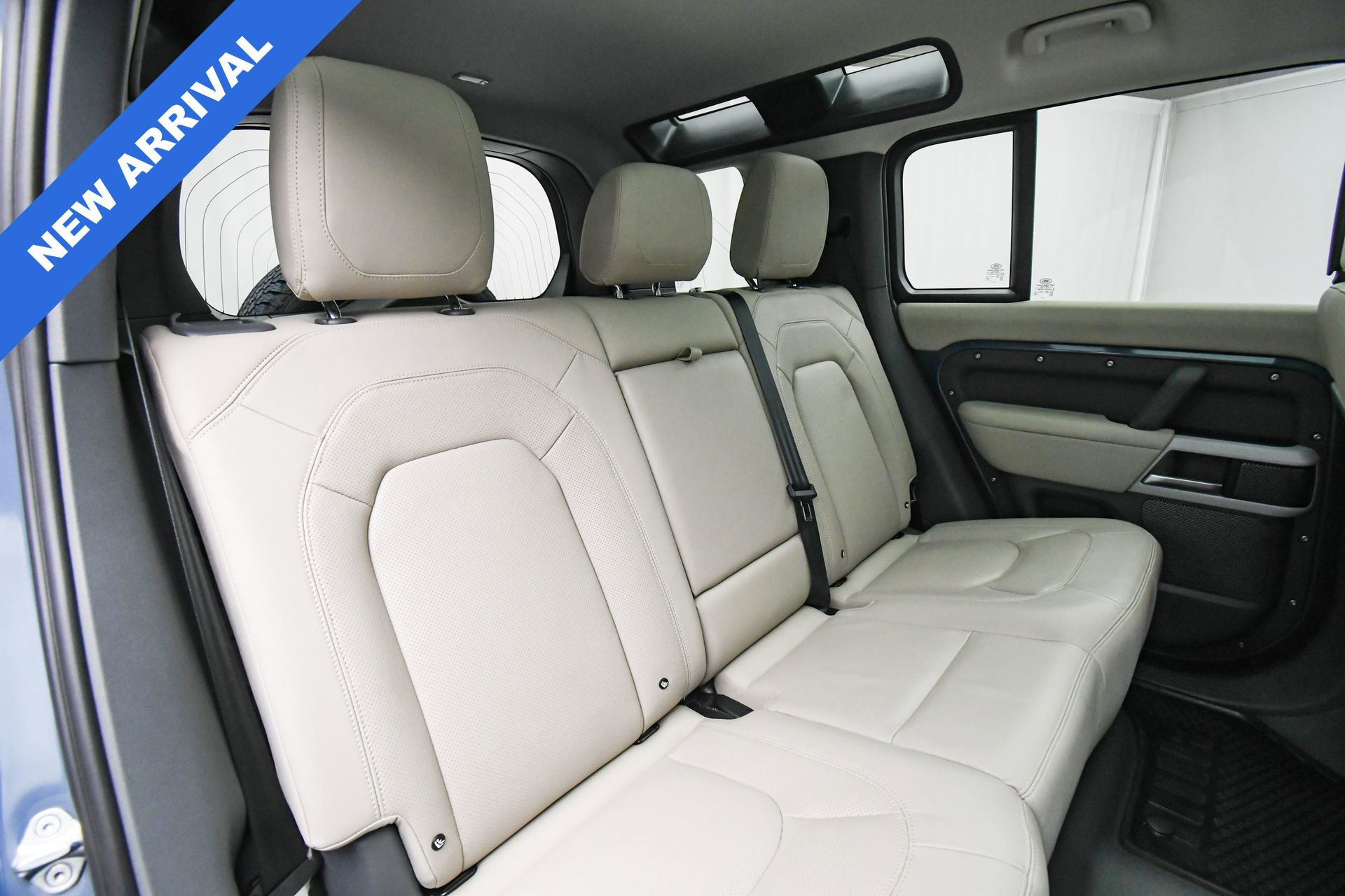 Used 2024 Land Rover Defender 110 S image 47