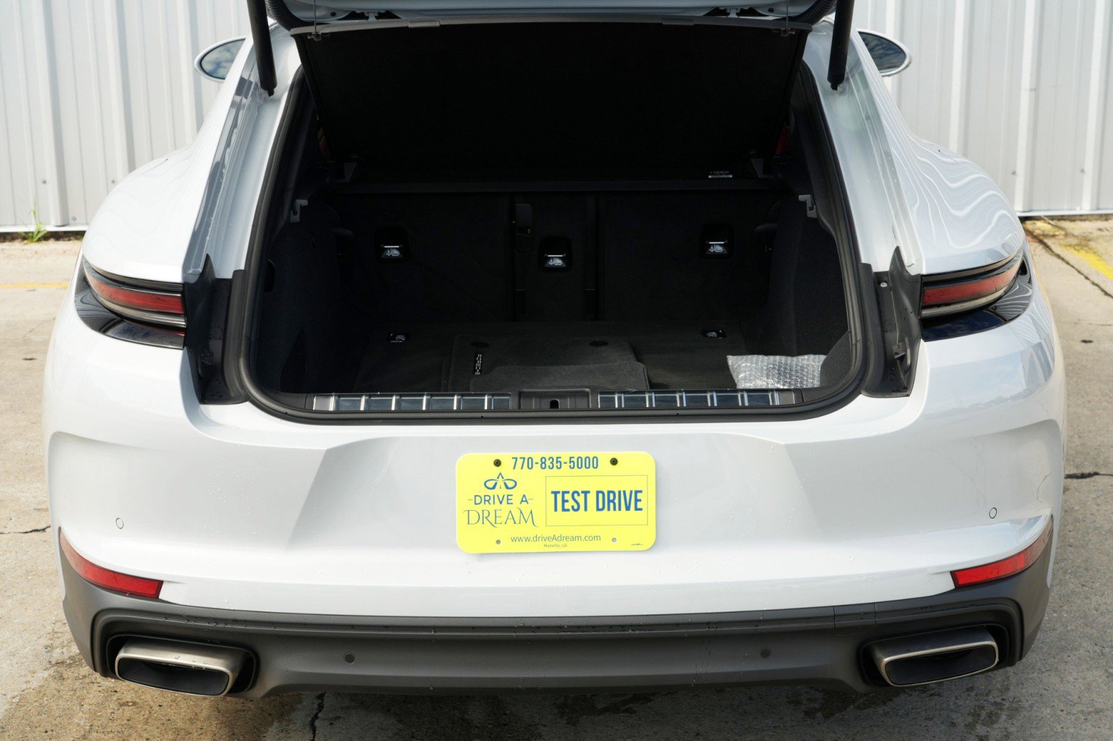 Used 2025 Porsche Panamera 4 w/ Premium Package image 10