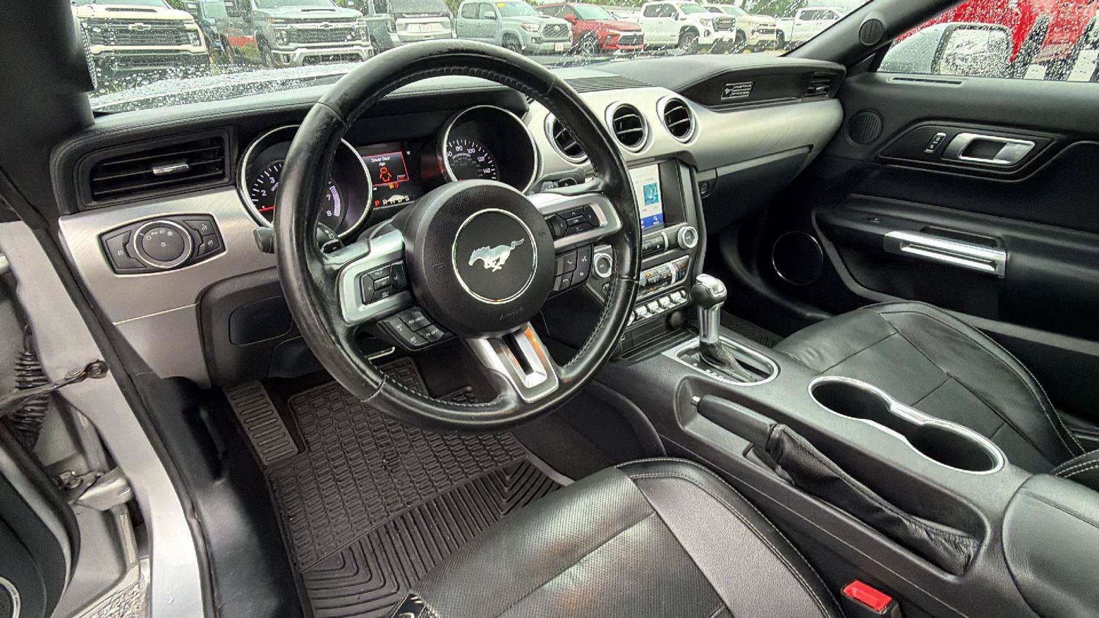 Used 2020 Ford Mustang Premium RWD image 3