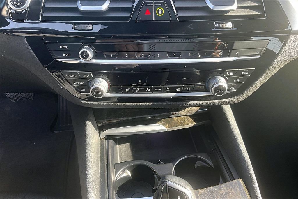 Used 2023 BMW 530e xDrive 530e iPerformance w/ Premium Package image 31