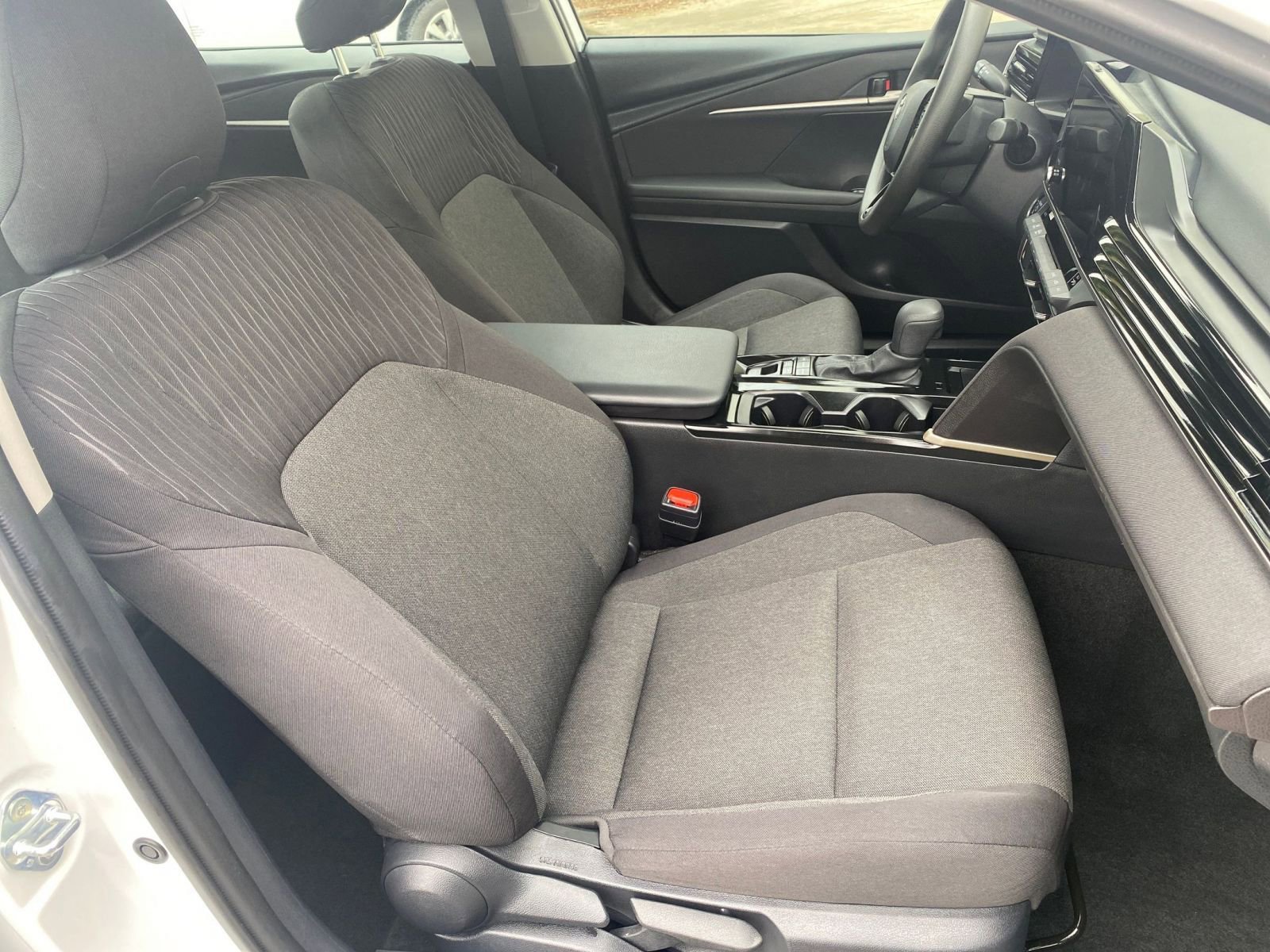 Used 2025 Toyota Camry LE image 36