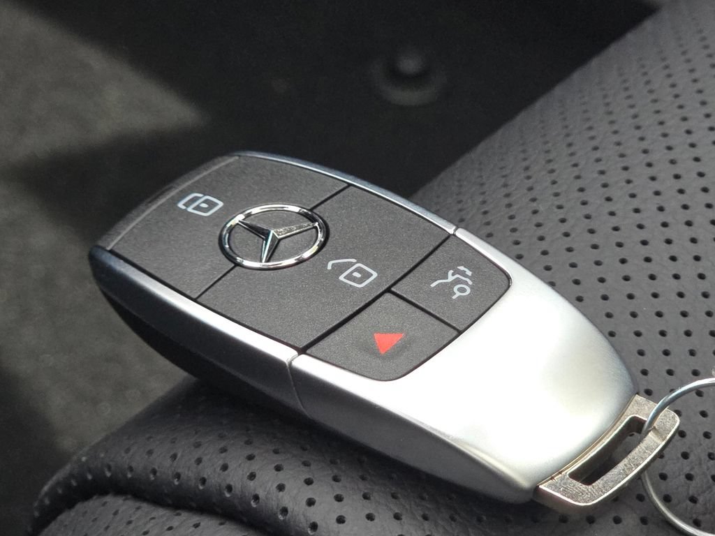 New 2026 Mercedes-Benz GLS 450 4MATIC image 40