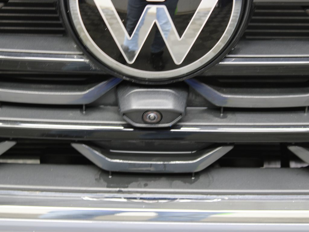 Used 2024 Volkswagen Atlas Cross Sport SEL Premium R-Line image 46