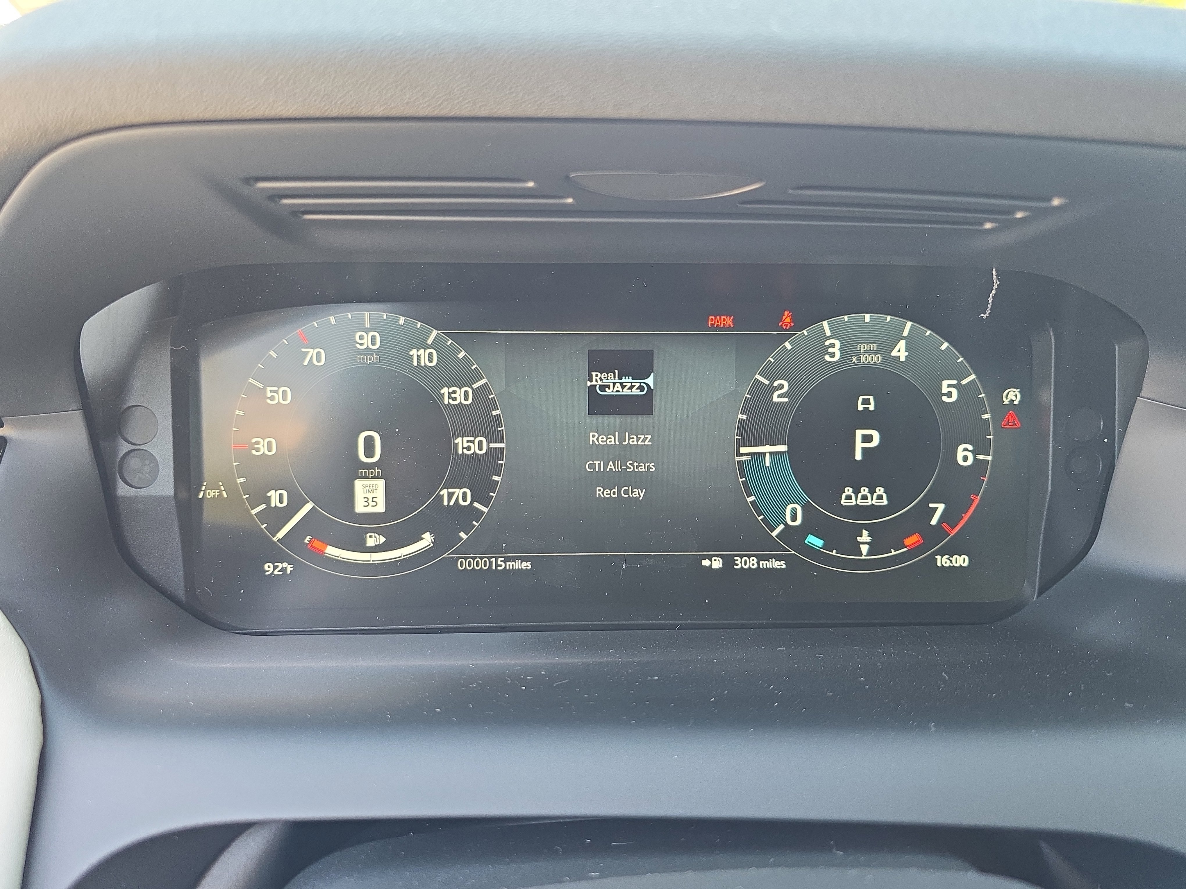 New 2025 Land Rover Discovery Sport S image 19