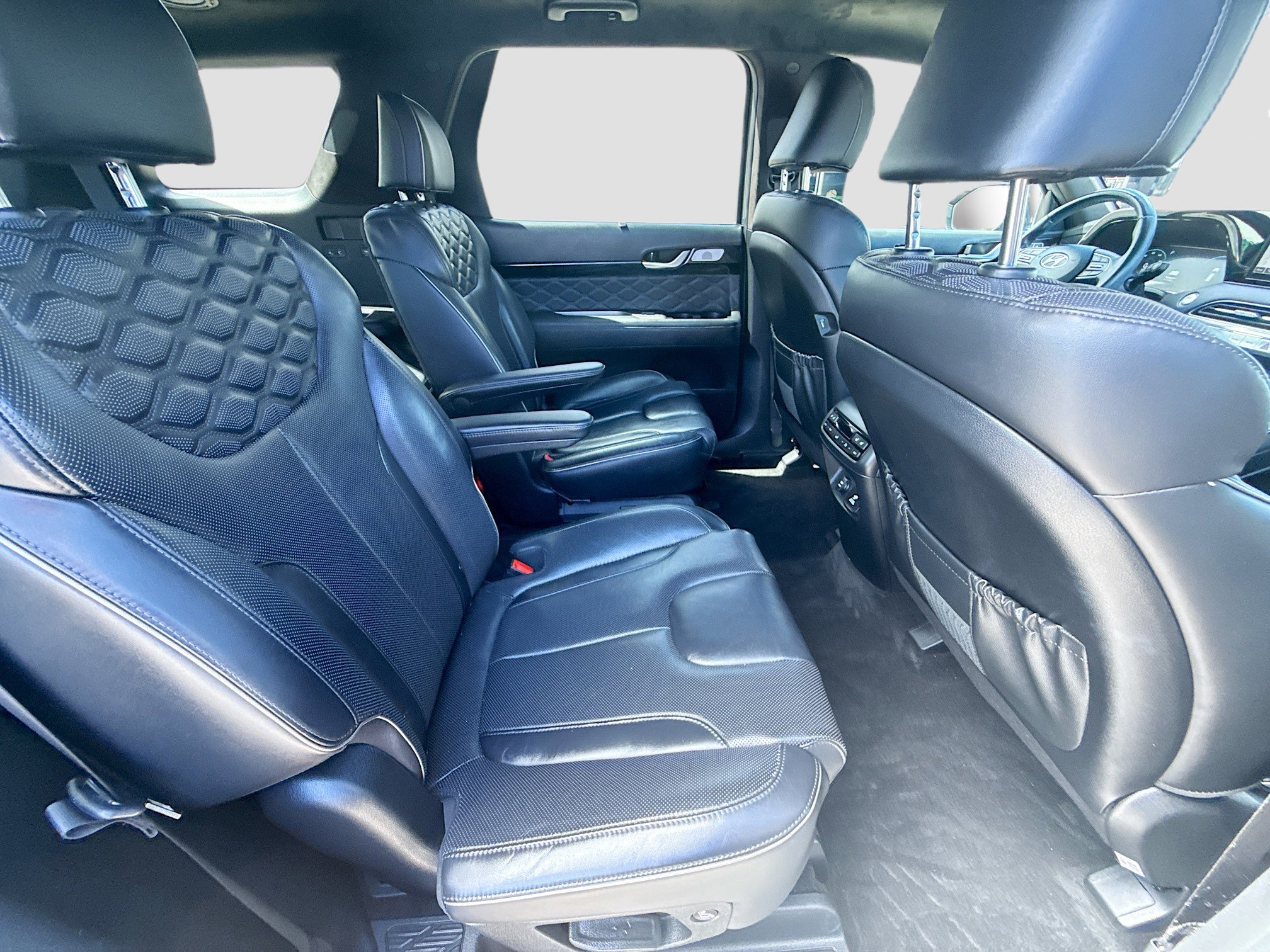 Used 2022 Hyundai Palisade Calligraphy image 27