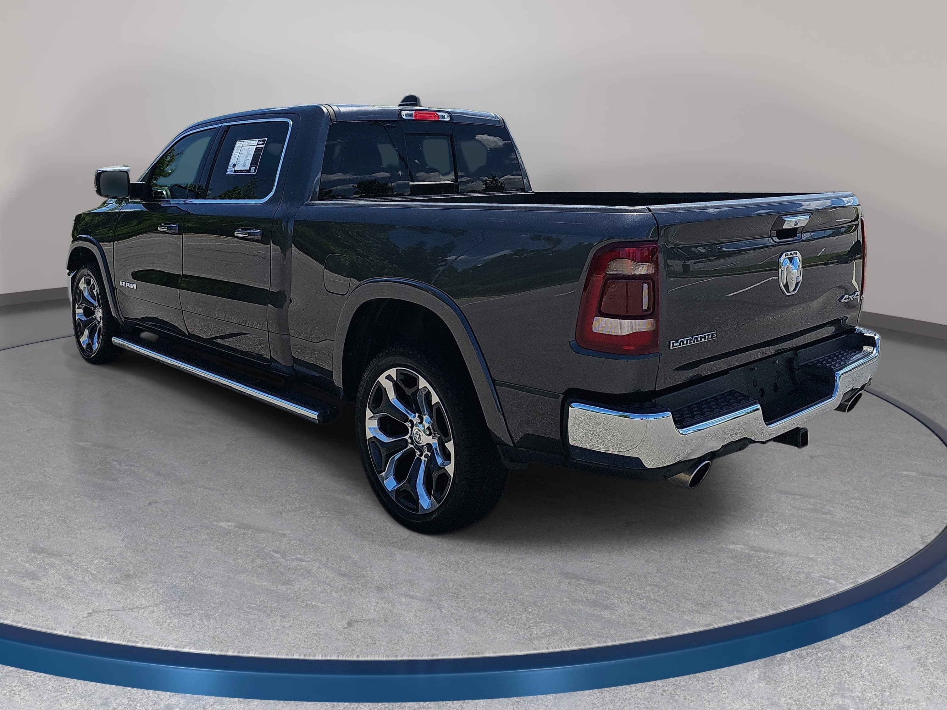 Used 2019 RAM 1500 Laramie AWD/4WD image 7