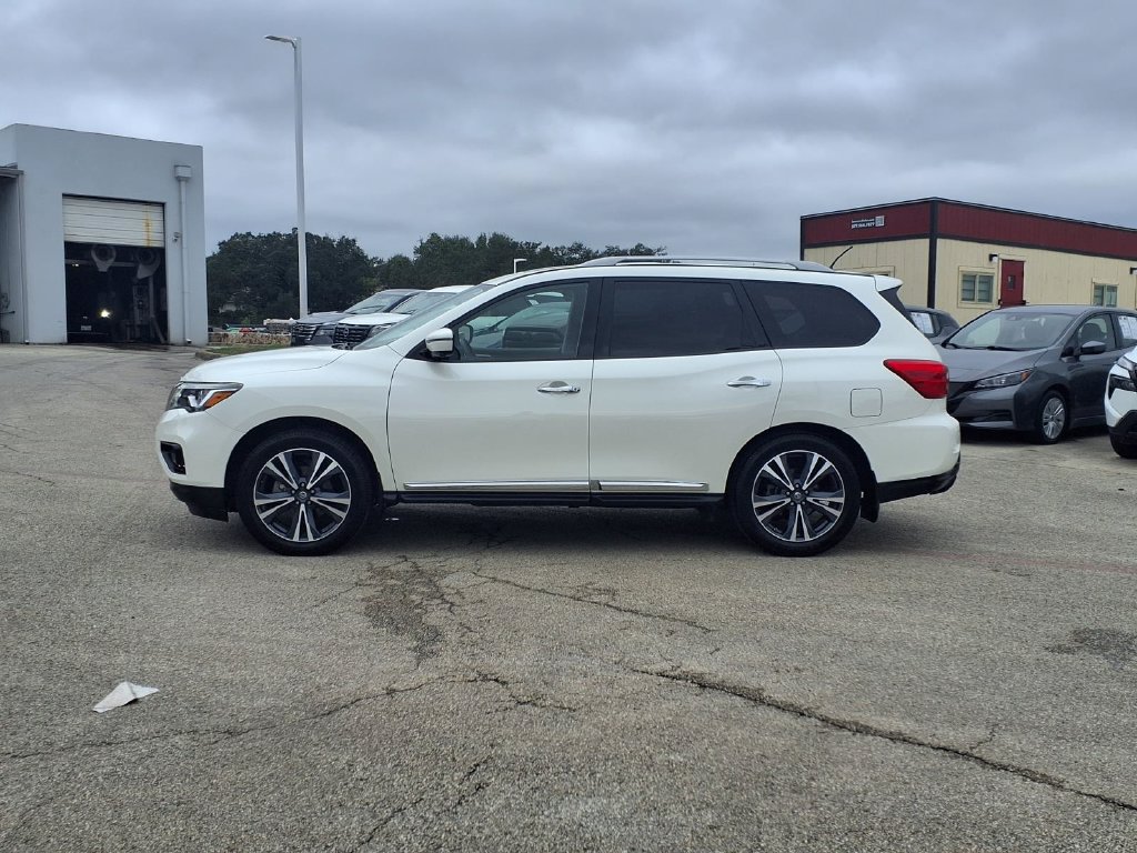 Used 2018 Nissan Pathfinder Platinum w/ Cargo Package FWD image 2