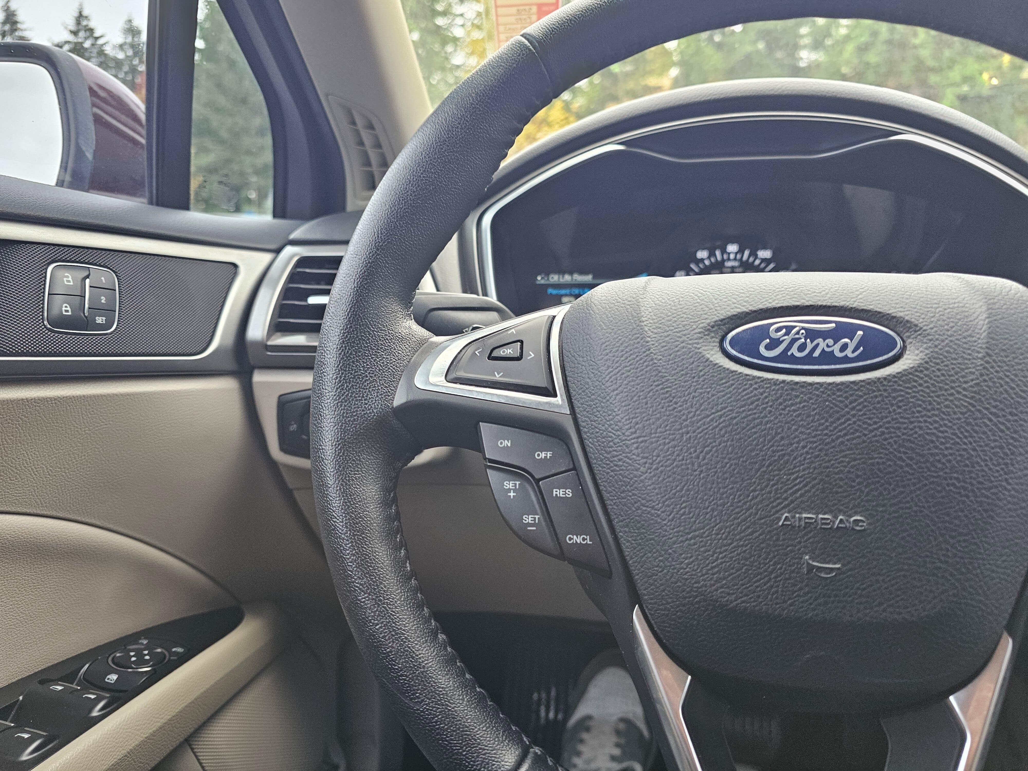 Used 2018 Ford Fusion SE w/ Fusion SE Technology Package FWD image 33