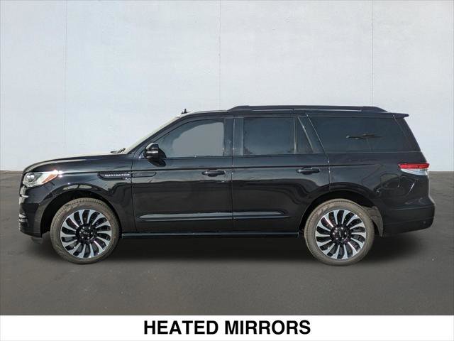 Used 2024 Lincoln Navigator Reserve AWD/4WD image 2