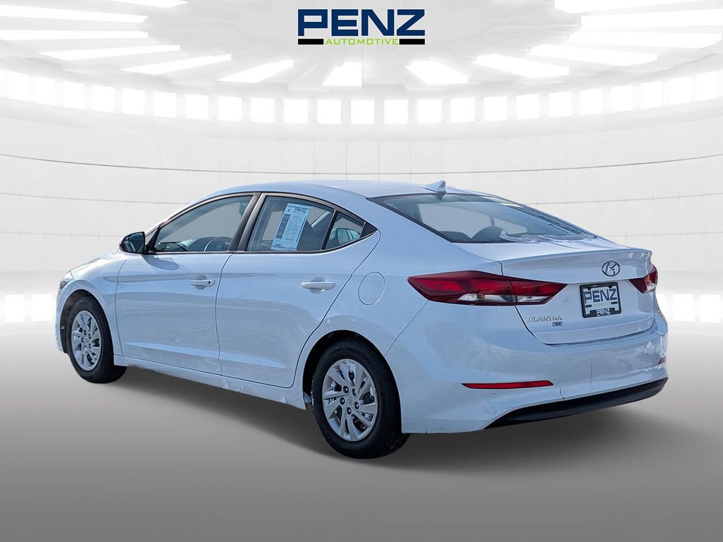 Used 2017 Hyundai Elantra SE image 5