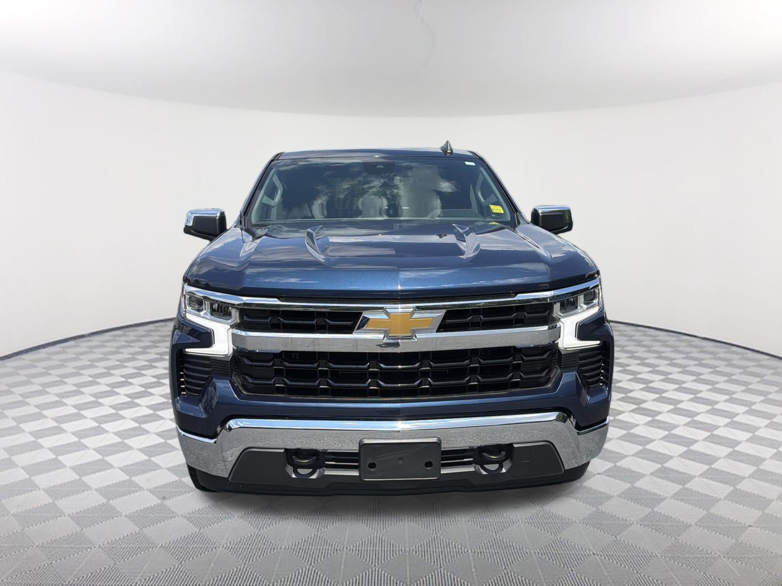 Used 2023 Chevrolet Silverado 1500 LT AWD/4WD image 2