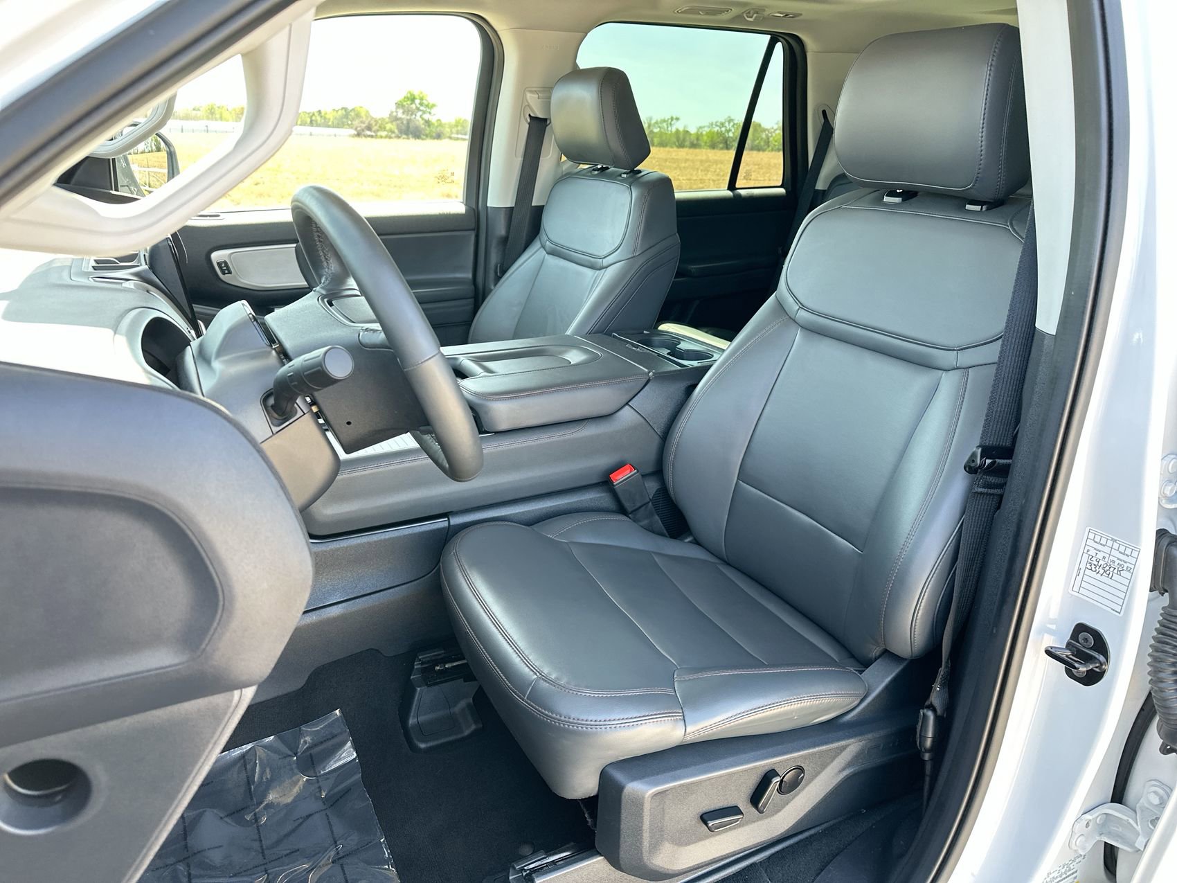 Used 2025 Ford Expedition Active AWD/4WD image 11