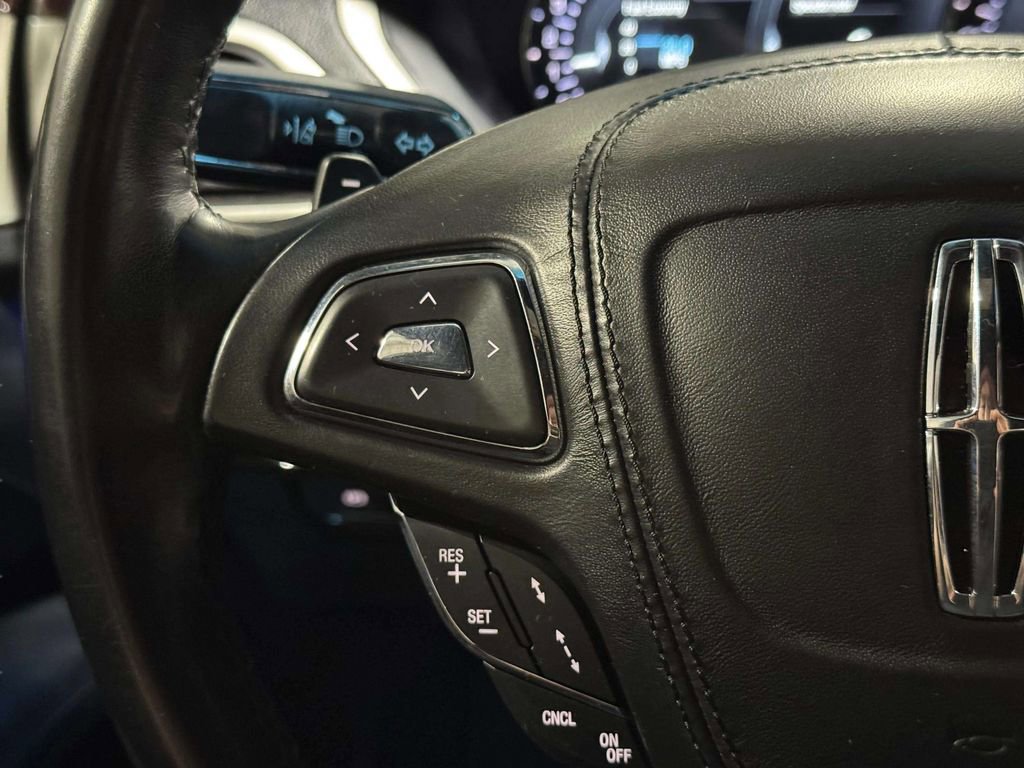 Used 2019 Lincoln MKZ Reserve image 11