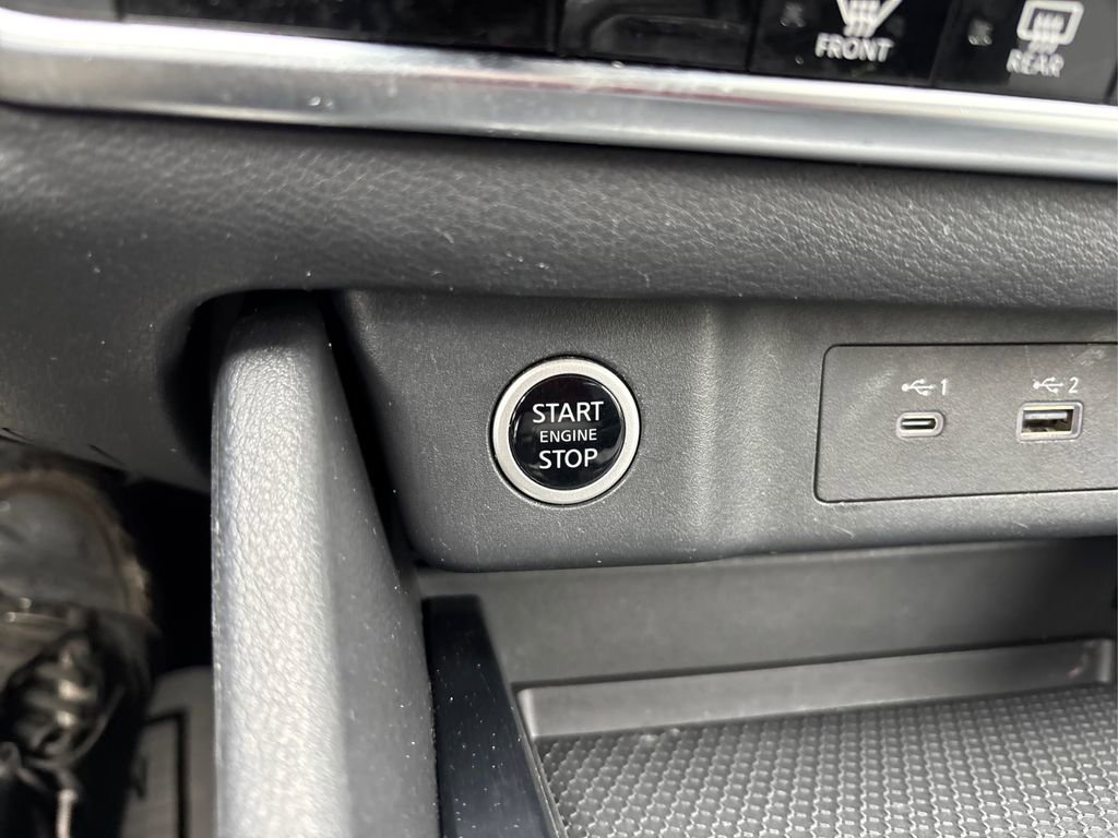 Used 2023 Nissan Rogue SV image 28