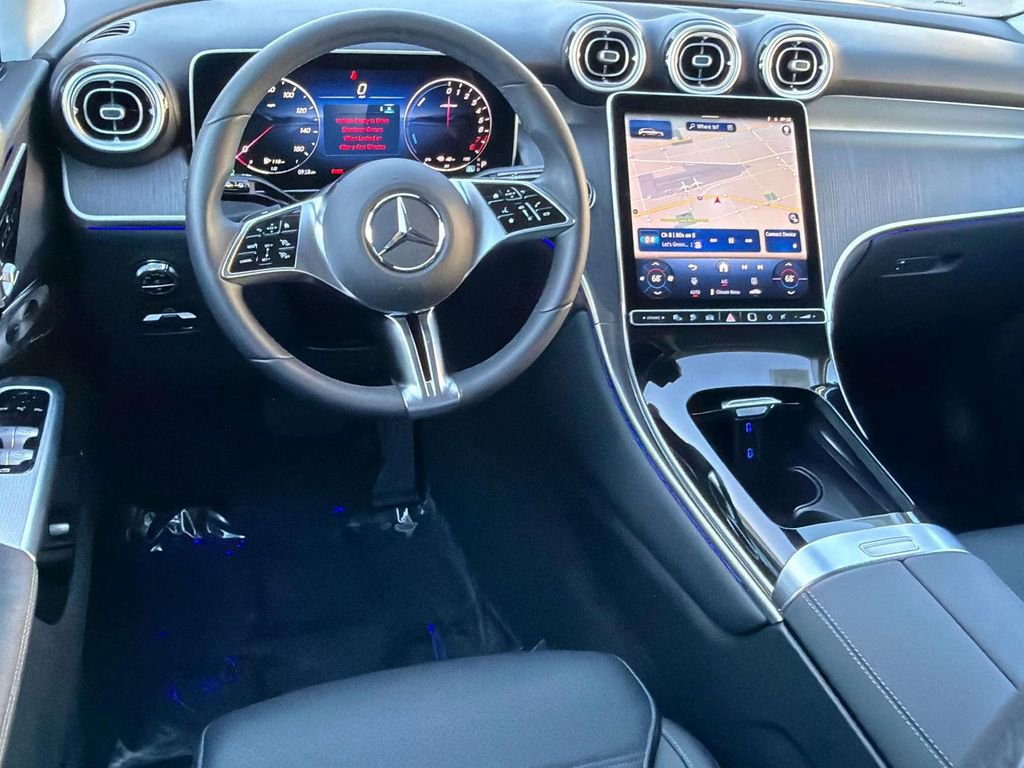 Used 2025 Mercedes-Benz GLC 350e 4MATIC image 7