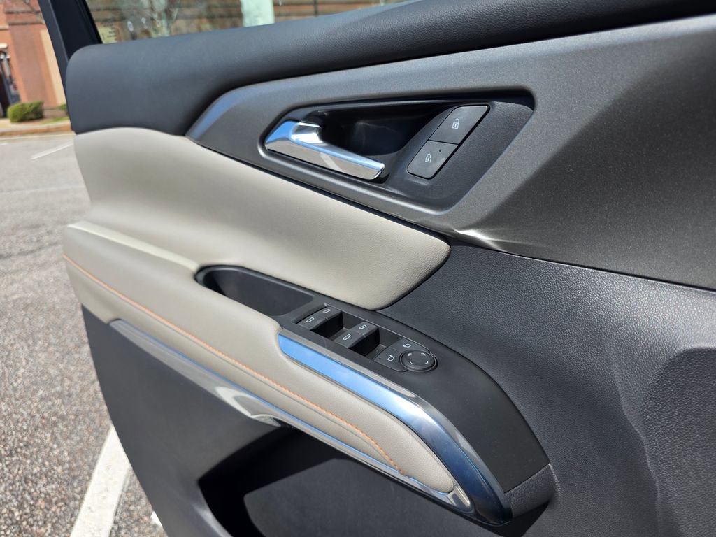 Used 2024 Chevrolet Traverse LT image 14