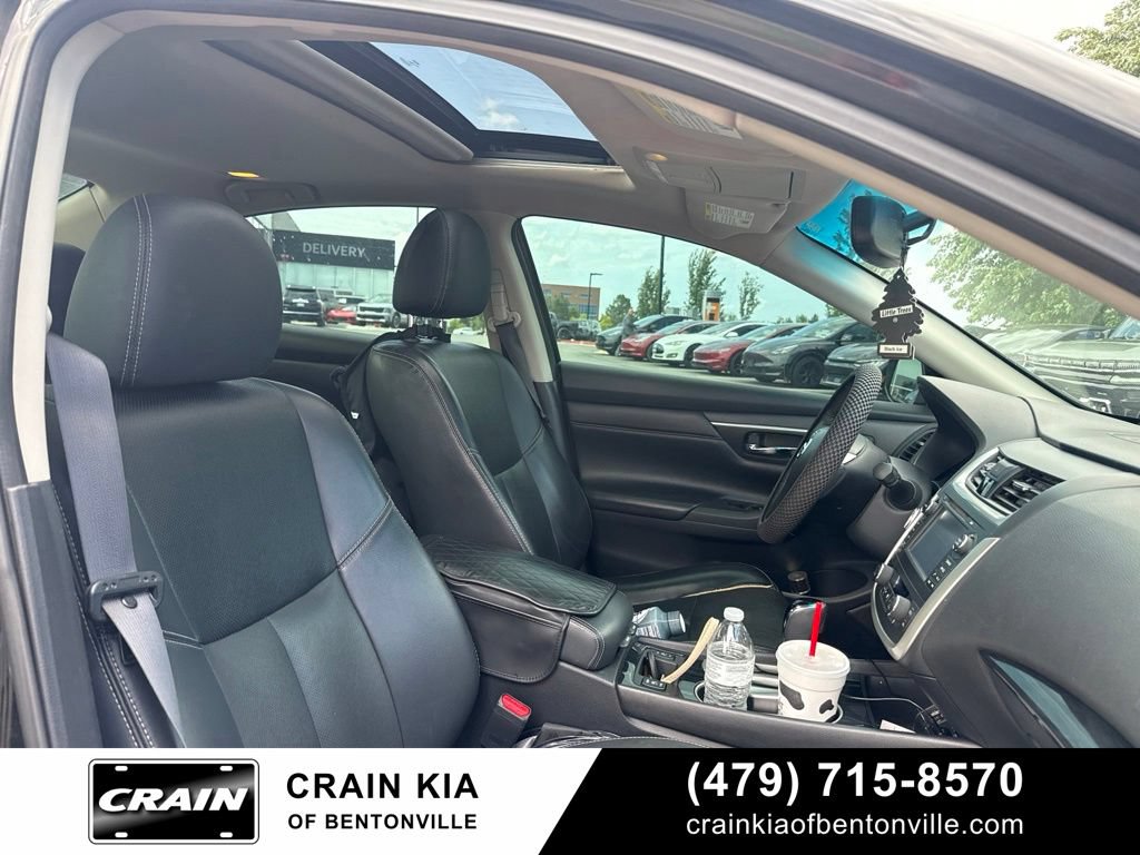 Used 2017 Nissan Altima 2.5 SL w/ 2.5 Technology Package FWD image 12