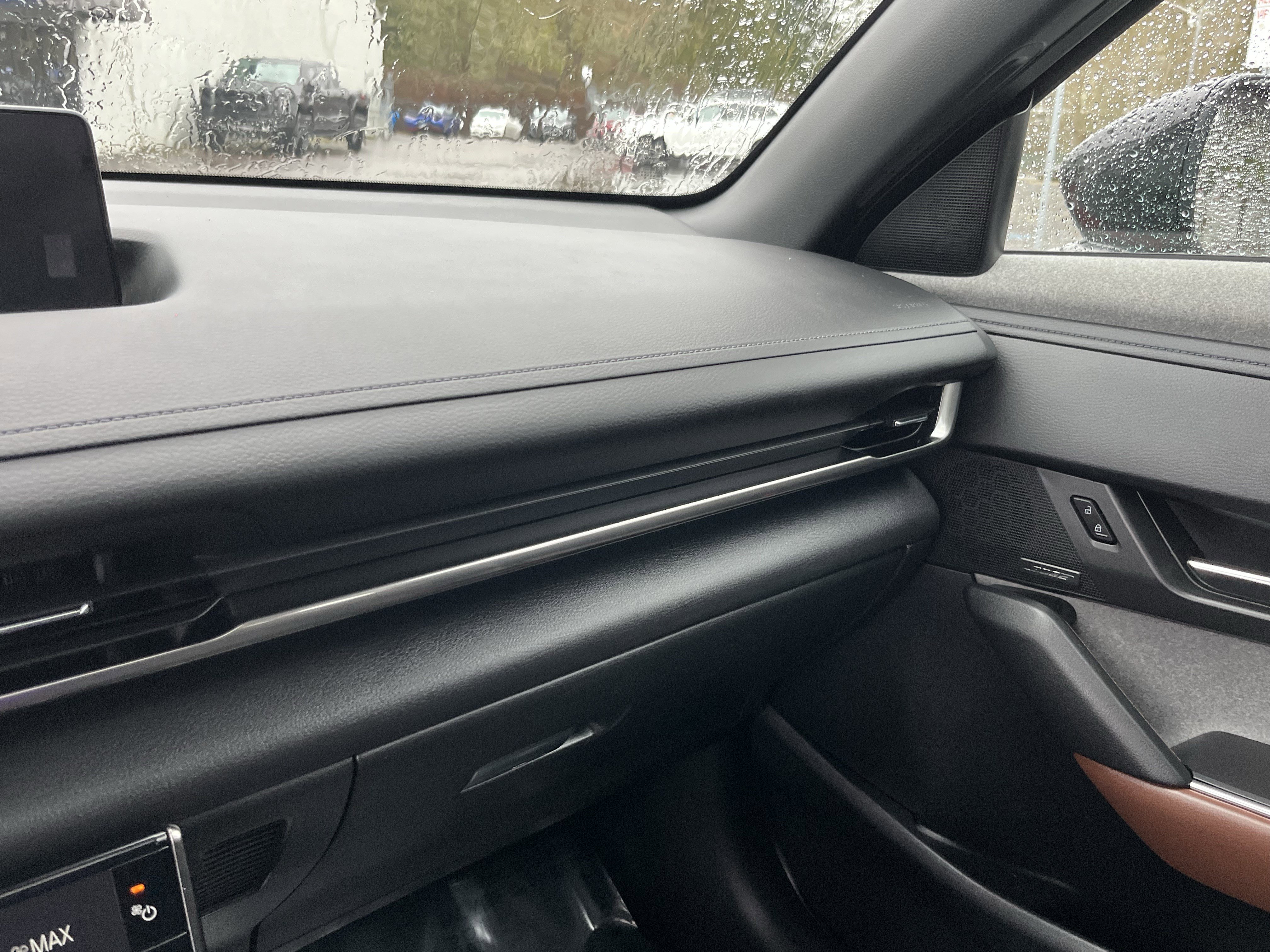 Used 2022 MAZDA MX-30 Electric w/ Premium Plus Pkg image 23